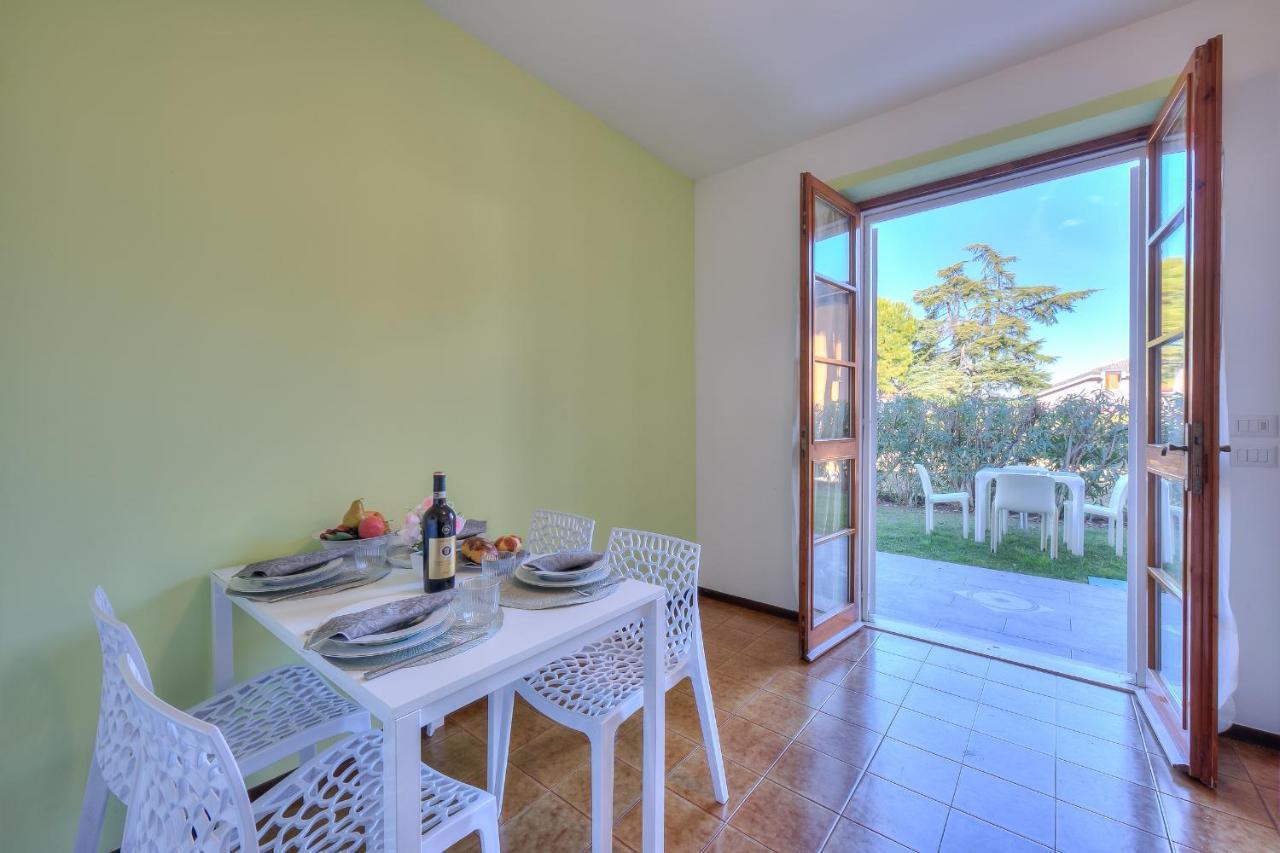 Villa Fiorita Apartments - Happy Rentals Sirmione Exteriér fotografie