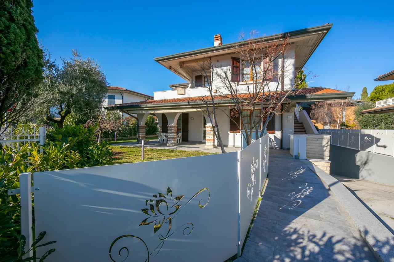 Villa Fiorita Apartments - Happy Rentals Sirmione Exteriér fotografie